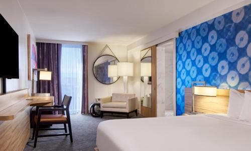 Habitación de lujo - 1 cama extragrande - No fumadores del hotel The LINQ Hotel and Casino. Foto 1