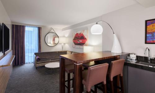 Suite Executive con cama grande - No fumadores del hotel The LINQ Hotel and Casino. Foto 3