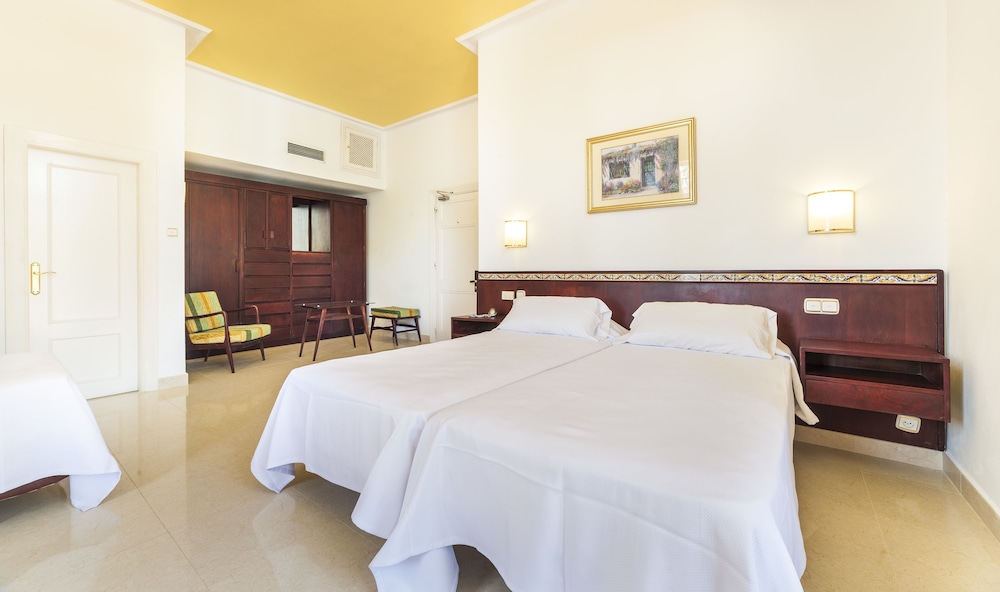 Habitación doble del hotel Hoteles Globales Reina Cristina. Foto 3