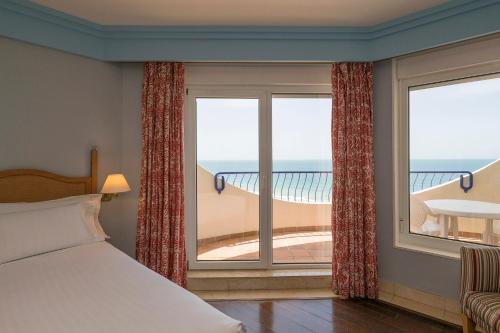 Habitación Doble con vistas frontales al mar - 1 o 2 camas del hotel Playa Victoria. Foto 7
