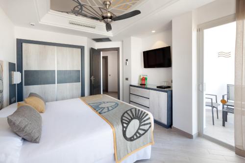 Family room del hotel Riu Chiclana. Foto 3