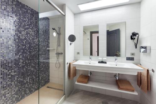 Habitación Familiar del hotel Riu Chiclana. Foto 4