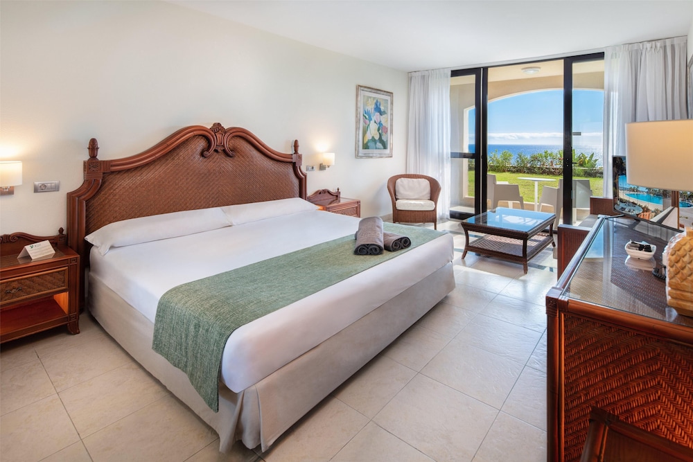 Habitación estándar, vistas parciales al mar del hotel La Palma Princess