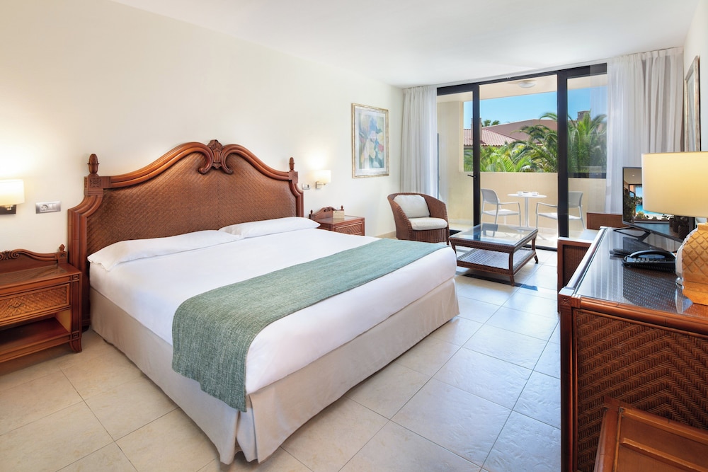 Habitación familiar Balcón o Terraza Sofá Cama incluido 4 camas individuales del hotel La Palma Princess. Foto 1