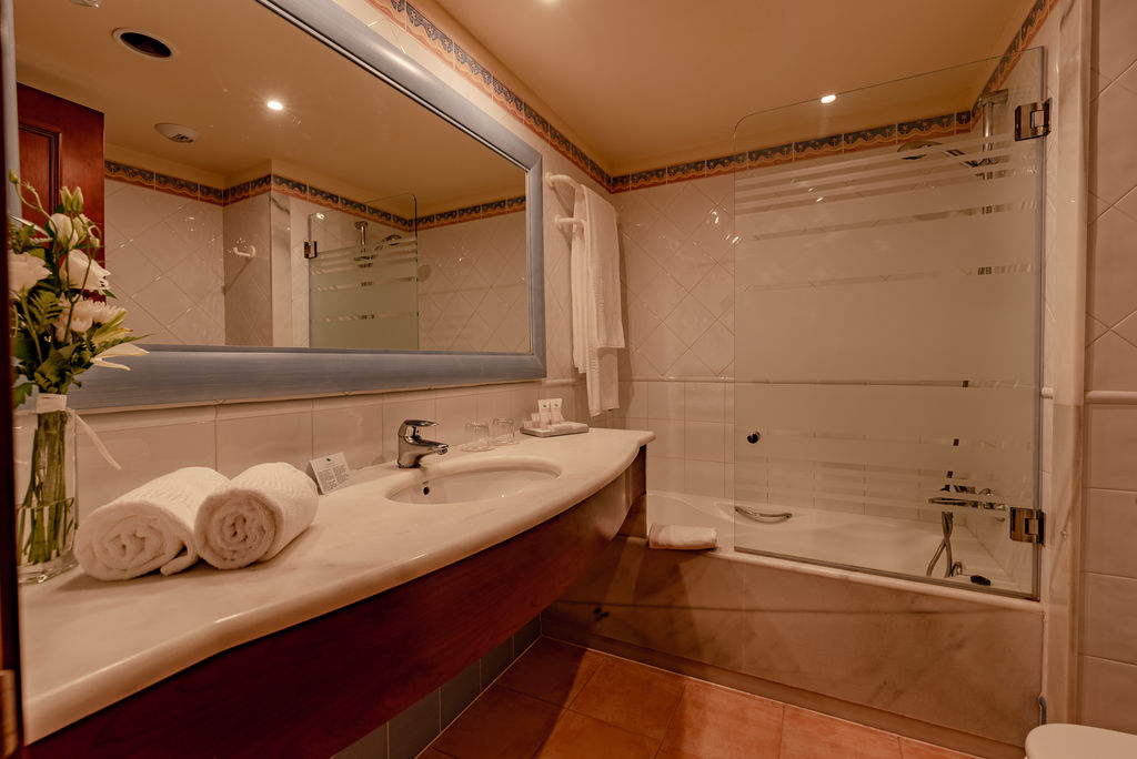 Habitación Estándar con jardín privado. del hotel Valentin Sancti Petri. Foto 1