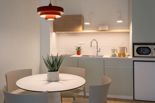 Suite Sol con jardín privado del hotel Sol Sancti Petri. Foto 1