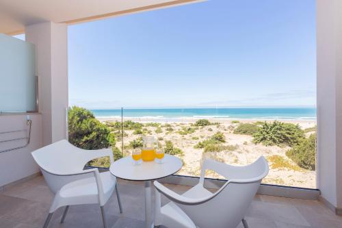 Suite Junior con vistas al mar del hotel Hipotels Barrosa Park. Foto 1