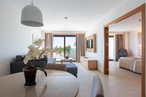 Suite del hotel Hipotels Barrosa Park