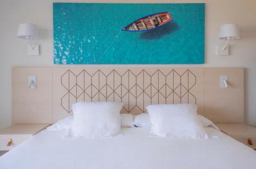 Suite Junior con vistas al mar del hotel Iberostar Waves Royal Andalus. Foto 4