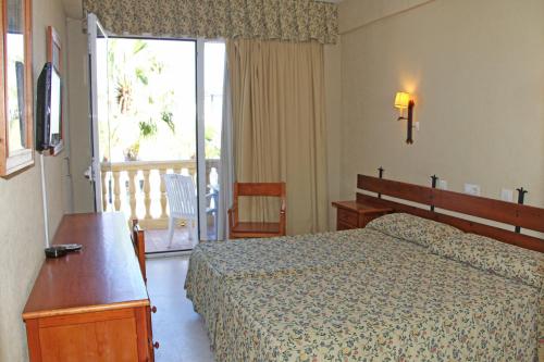 Habitación doble Balcón o Terraza Con Vistas 2 Camas individuales del hotel Al Sur de Chipiona. Foto 9