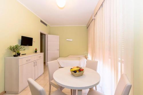Suite Superior de 2 dormitorios del hotel Residence Ulivi E Palme. Foto 4