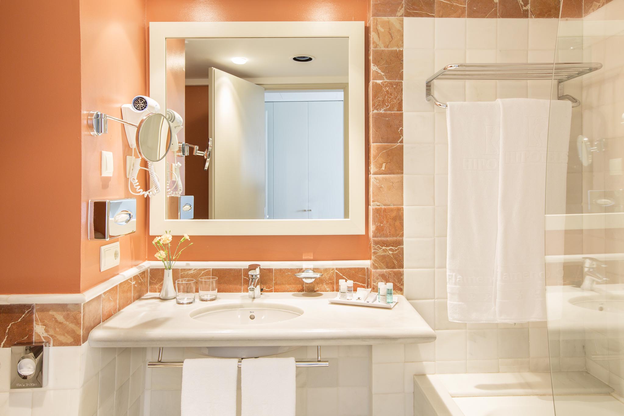 Habitación doble Familiar del hotel Hipotels Flamenco Conil. Foto 2