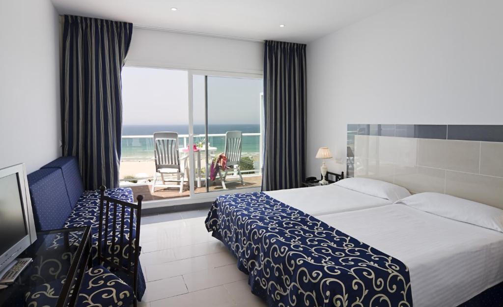 Habitación doble Vista Mar del hotel FERGUS Conil Park. Foto 2