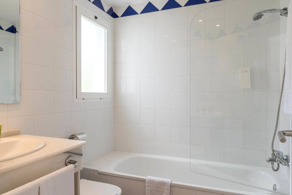 Habitación doble Económica del hotel FERGUS Conil Park. Foto 4