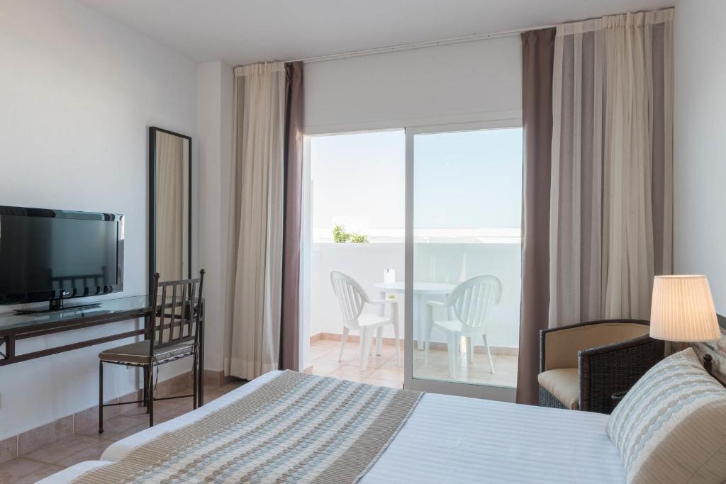 Habitación doble del hotel FERGUS Conil Park