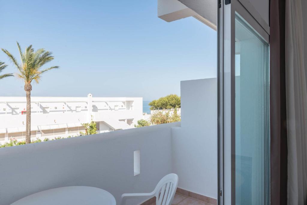 Habitación doble del hotel FERGUS Conil Park. Foto 4