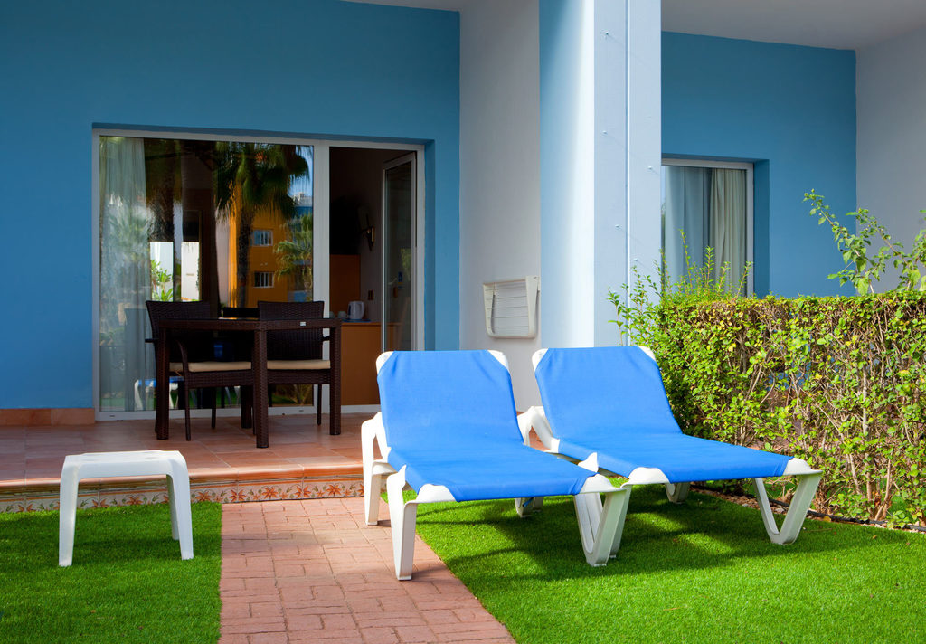 Habitación Doble Superior con jardín del hotel Playaballena Aquapark & Spa. Foto 1