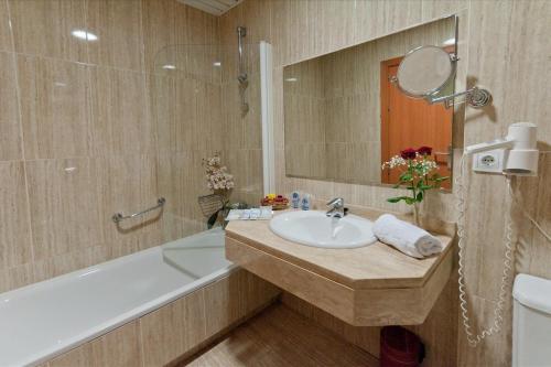 Triple room del hotel Verol. Foto 3