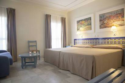 Junior suite Familiar del hotel Playa de la Luz. Foto 2