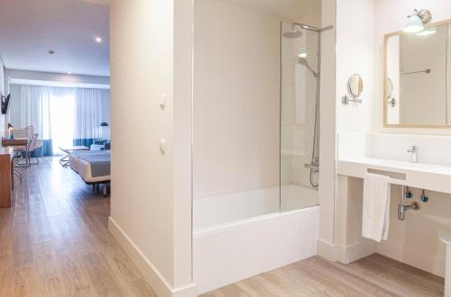 Estudio Triple Estándar del hotel Playa de la Luz. Foto 7