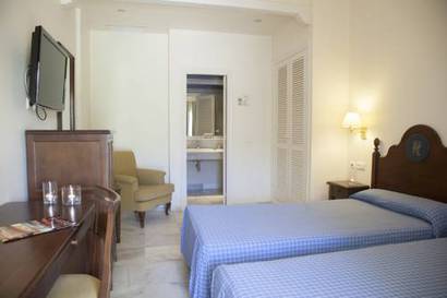 Habitación doble del hotel Playa de la Luz. Foto 1