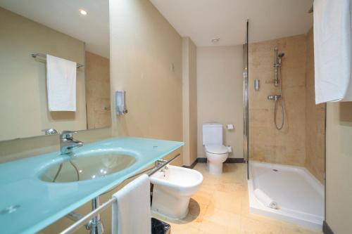Habitación Triple del hotel Salymar. Foto 8
