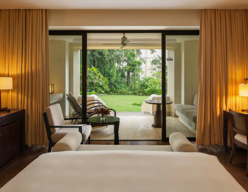 Habitación, 1 cama de matrimonio grande, balcón, vistas al jardín del hotel Grand Hyatt Goa. Foto 5