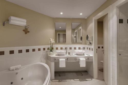 Suite Junior con acceso al spa del hotel Precise Resort El Rompido THE HOTEL. Foto 1