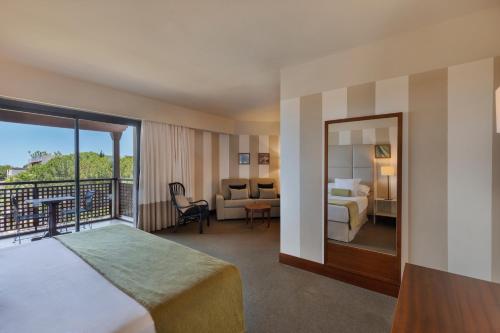 Habitación Familiar con acceso gratuito al spa del hotel Precise Resort El Rompido THE HOTEL. Foto 3