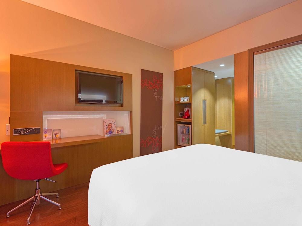 Habitación Premier Cama King del hotel Novotel Bengaluru Outer Ring Road. Foto 5