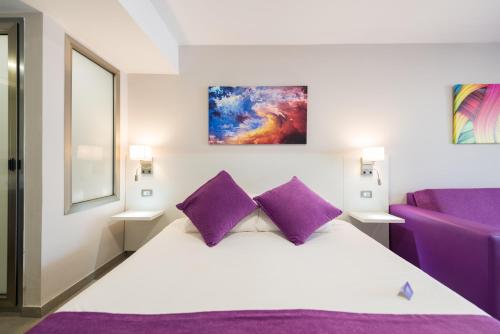 Estudio del hotel Eó Corona Cedral. Foto 1