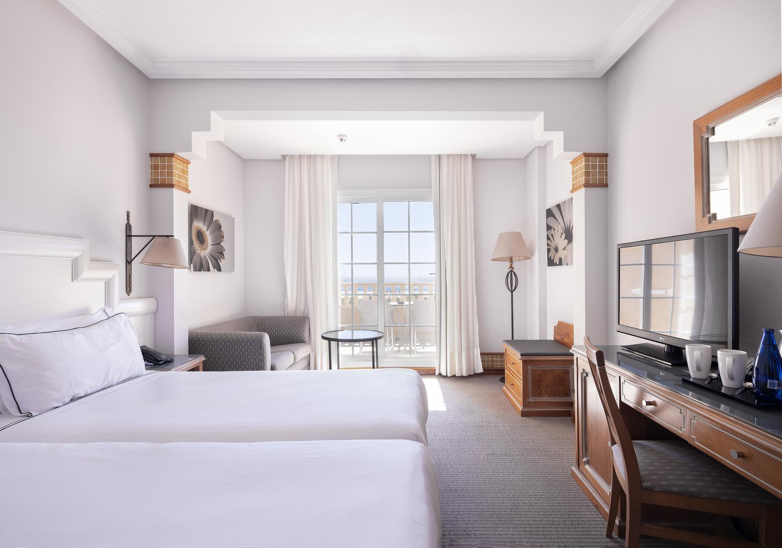 Habitación doble Premium Con Vistas del hotel Meliá Isla Canela. Foto 1