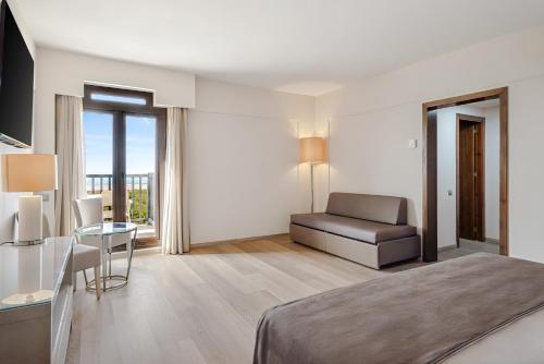 Habitación Familiar Superior con vistas al mar del hotel Vila Gale Isla Canela. Foto 5