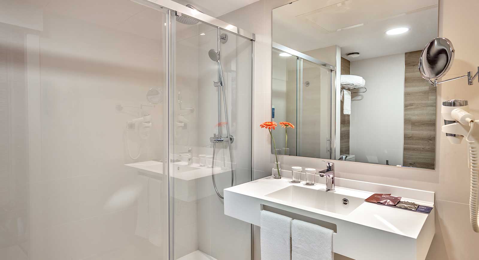 Habitación familiar Comunicada del hotel Barceló Isla Canela. Foto 1