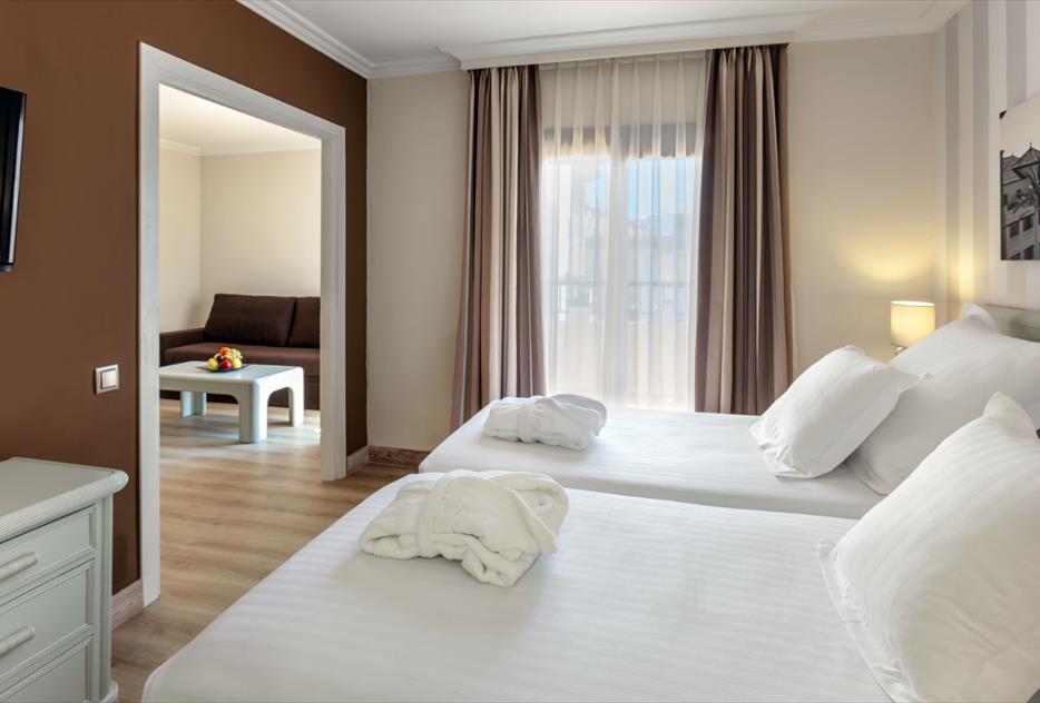 Suite Familiar del hotel Barceló Isla Canela. Foto 1