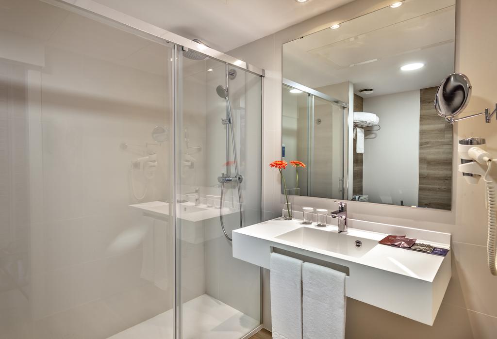 Habitación doble Balcón o Terraza del hotel Barceló Isla Canela. Foto 1