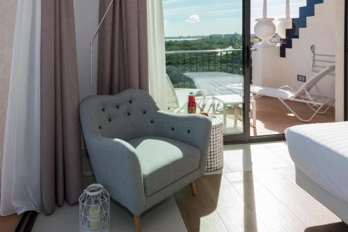 Habitación Doble Deluxe del hotel TUI Blue Isla Cristina Palace. Foto 7
