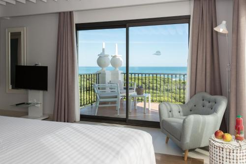 Habitación Doble Deluxe del hotel TUI Blue Isla Cristina Palace. Foto 8