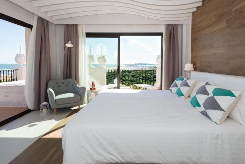 Habitación Doble Deluxe del hotel TUI Blue Isla Cristina Palace. Foto 11