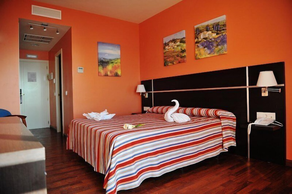 Habitación estándar (Lateral Sea View) del hotel Vértice Chipiona Mar. Foto 3