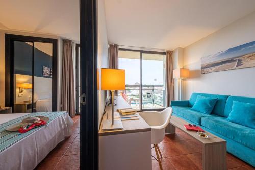 Suite Junior con vistas al mar del hotel Estival Islantilla. Foto 4