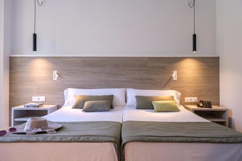 Habitación Triple Estándar del hotel Estival Islantilla. Foto 3