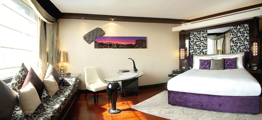 Habitación King Club Millesime, DESAYUNO, MERIENDA DE LA TARDE Y HORAS DE CÓCTEL, SALA DE REUNIONES POR 1 HORA del hotel Sofitel Mumbai Bkc. Foto 4