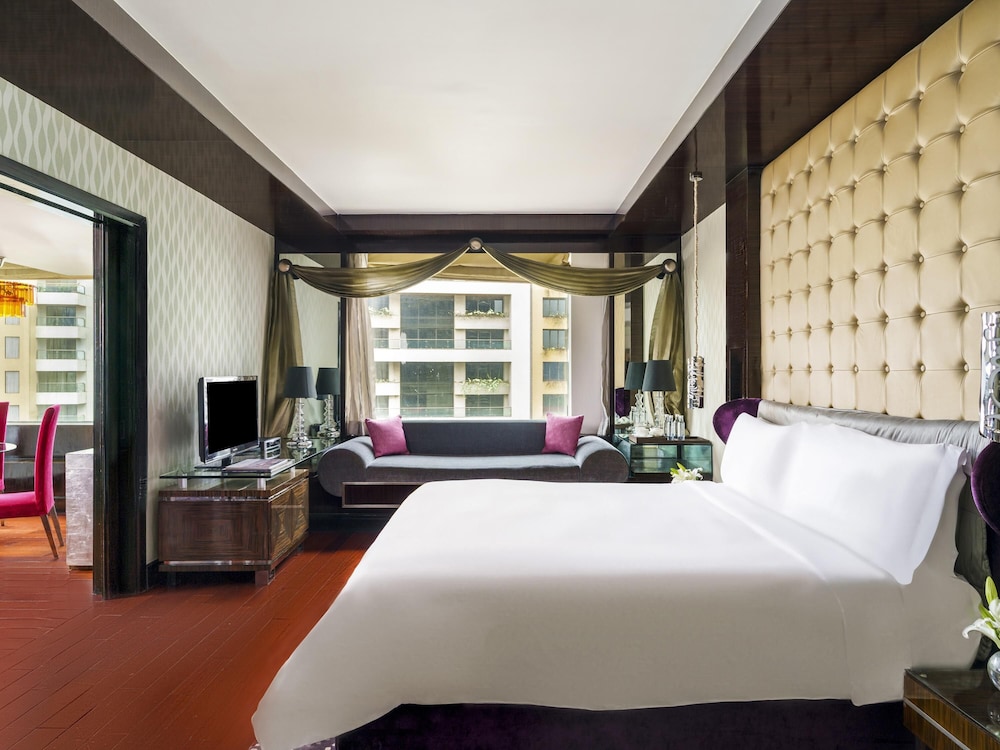 SUITE PRESTIGE KING, DESAYUNO, MERIENDA, HORAS DE CÓCTEL, SALA DE REUNIONES POR 1 HORA, TRANSFER AL AEROPUERTO del hotel Sofitel Mumbai Bkc. Foto 6