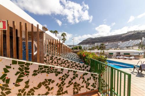 Apartamento con vistas a la piscina del hotel Leticia del Mar. Foto 1