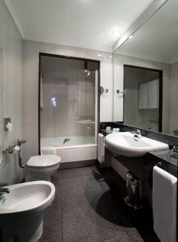 Habitación Doble con cama supletoria del hotel Clarín. Foto 1