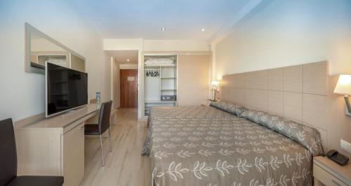 Habitación Doble con 2 camas dobles y terraza del hotel RH Bayren Parc. Foto 1