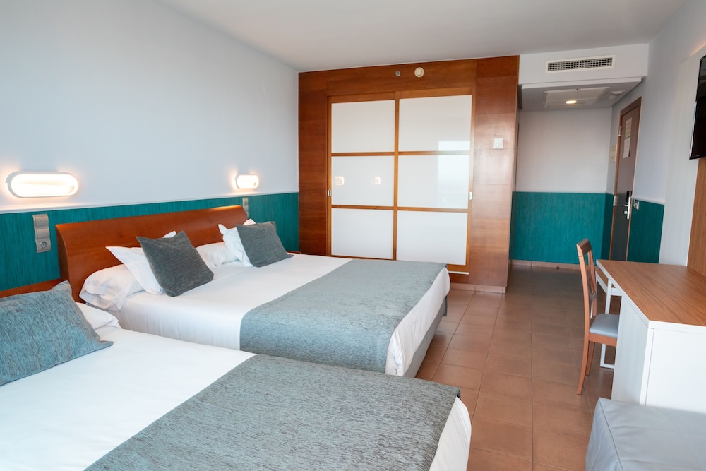 Habitación Doble con 2 camas del hotel Cibeles Playa. Foto 2