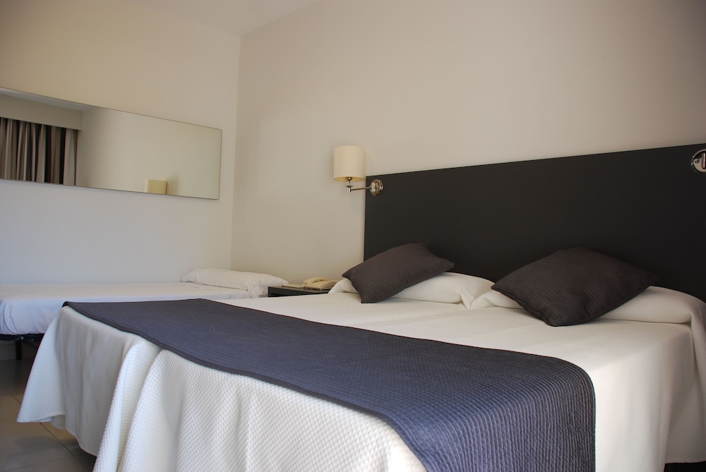 Habitación doble del hotel Los Robles. Foto 3