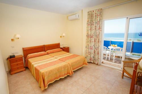 Habitación Doble con vistas al mar del hotel Tres Anclas. Foto 5